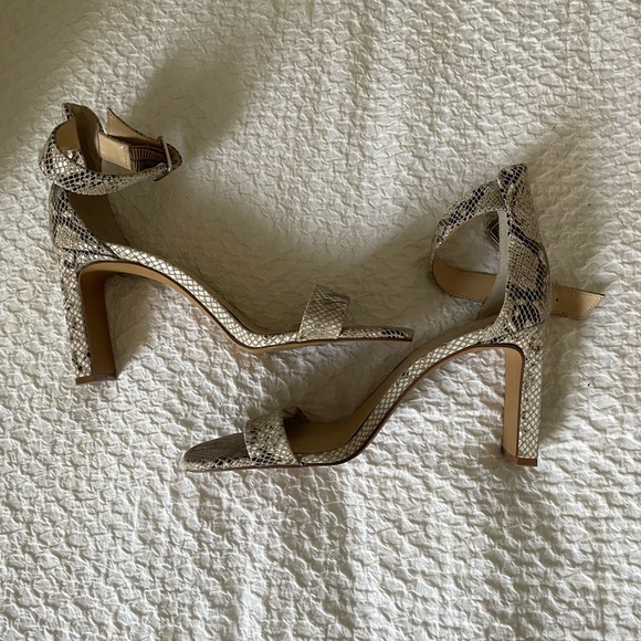 Vince Camuto leather python heels - Picture 2 of 2